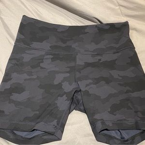 Lululemon Wunder Train Shorts 6”